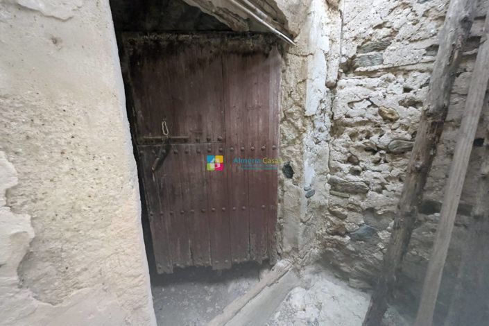 Image No.27-4 Bed Townhouse for sale