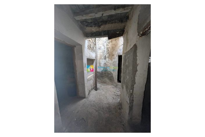 Image No.28-4 Bed Townhouse for sale