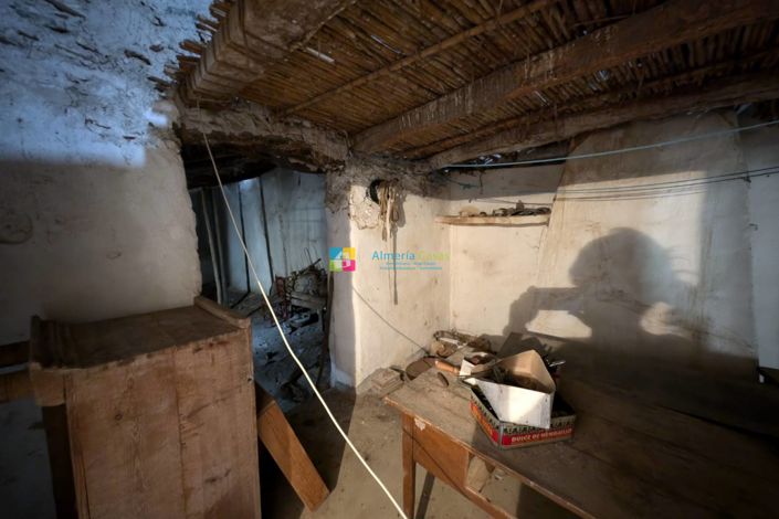 Image No.32-4 Bed Townhouse for sale