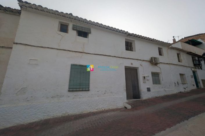 Image No.36-4 Bed Townhouse for sale