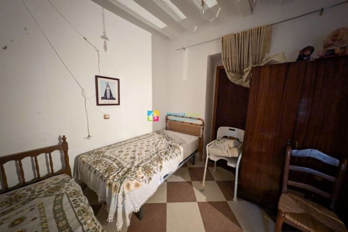 Image No.5-4 Bed Townhouse for sale