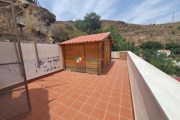 Image No.10-3 Bed Country House for sale