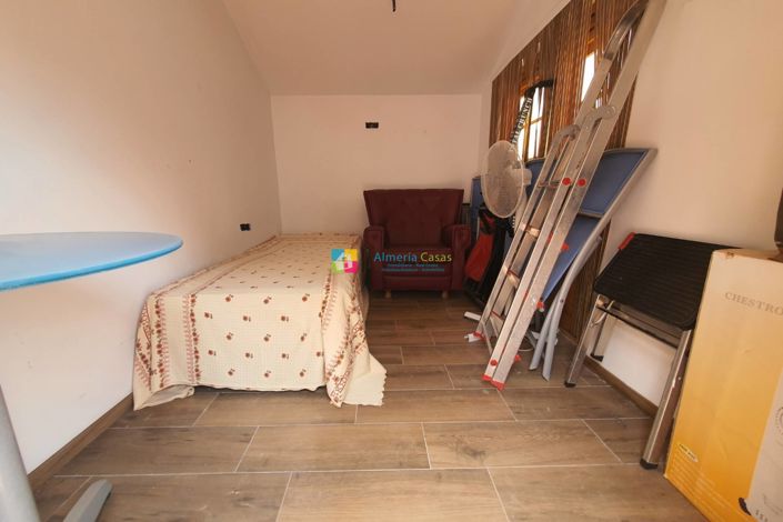 Image No.11-3 Bed Country House for sale