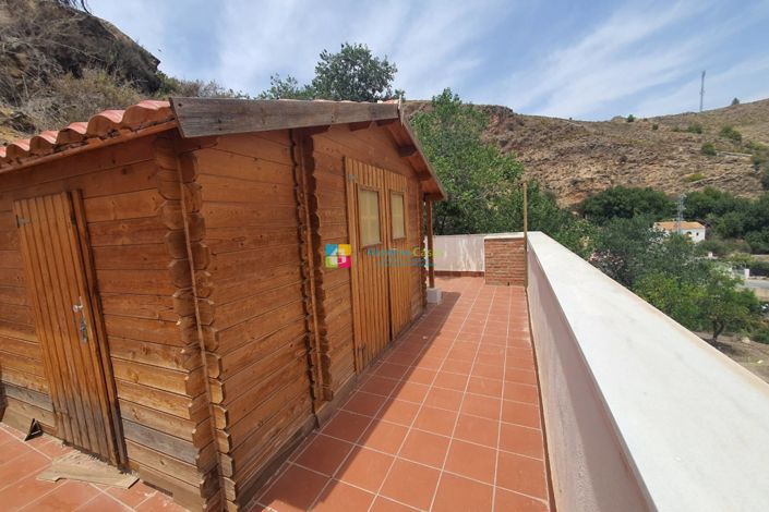 Image No.12-3 Bed Country House for sale