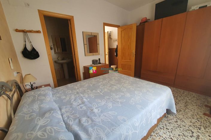 Image No.19-3 Bed Country House for sale