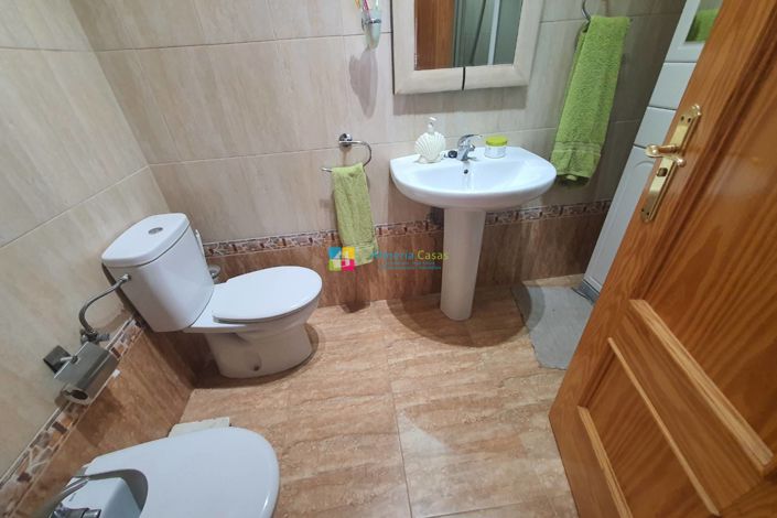 Image No.20-3 Bed Country House for sale