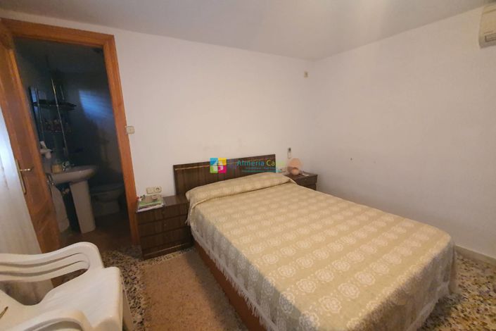 Image No.32-3 Bed Country House for sale