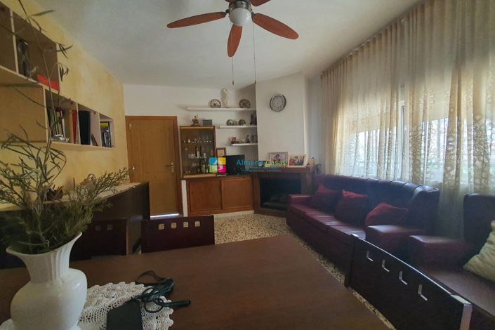 Image No.8-3 Bed Country House for sale