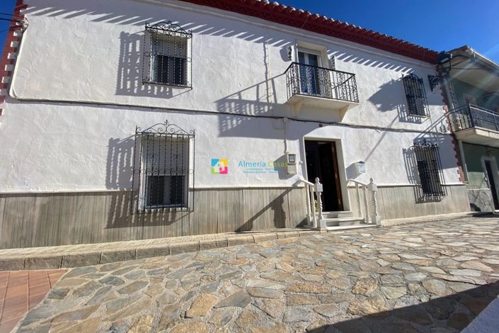 Image No.2-3 Bed Townhouse for sale