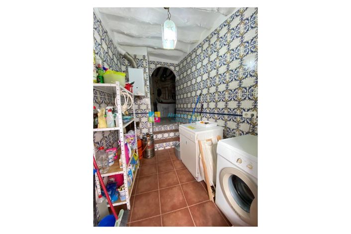 Image No.22-3 Bed Townhouse for sale