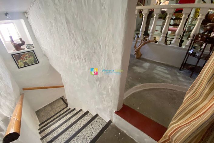 Image No.25-3 Bed Townhouse for sale