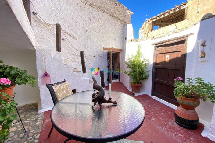 Image No.36-3 Bed Townhouse for sale