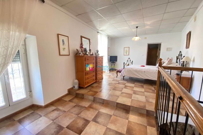 Image No.43-3 Bed Townhouse for sale