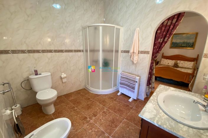 Image No.9-3 Bed Townhouse for sale