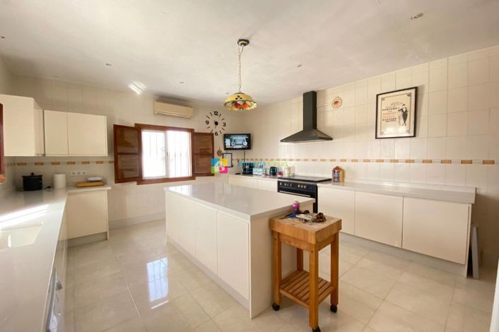 Image No.9-3 Bed Villa for sale