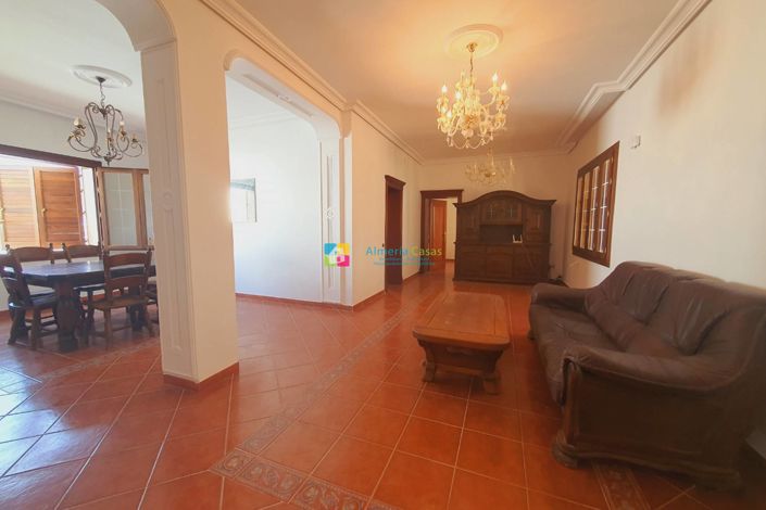 Image No.18-9 Bed Villa for sale