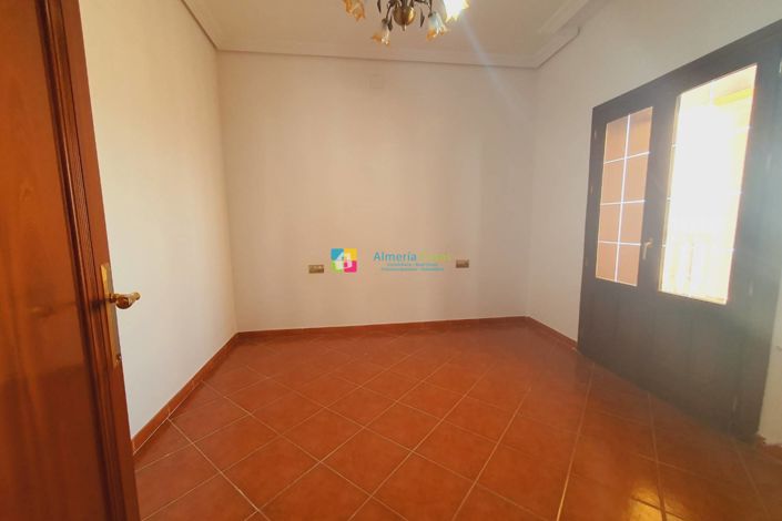 Image No.20-9 Bed Villa for sale