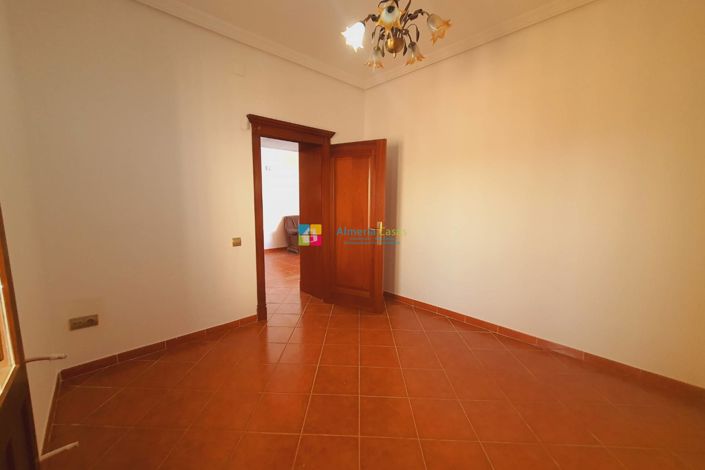 Image No.21-9 Bed Villa for sale