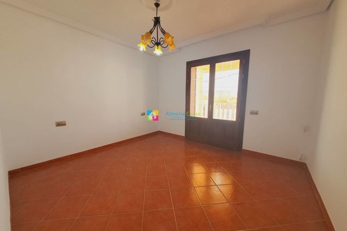 Image No.33-9 Bed Villa for sale