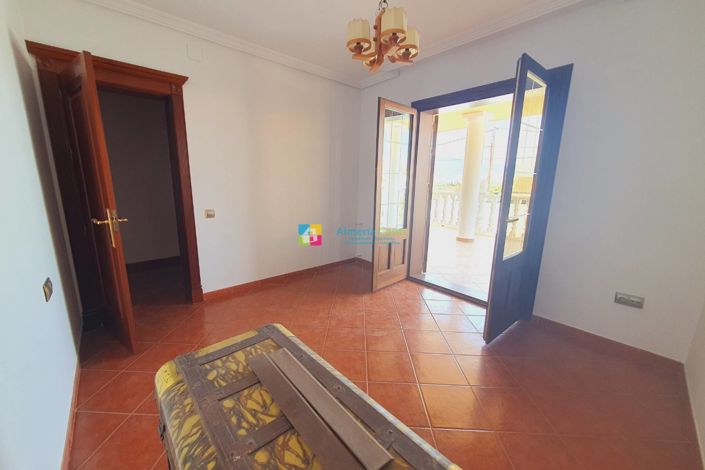 Image No.35-9 Bed Villa for sale