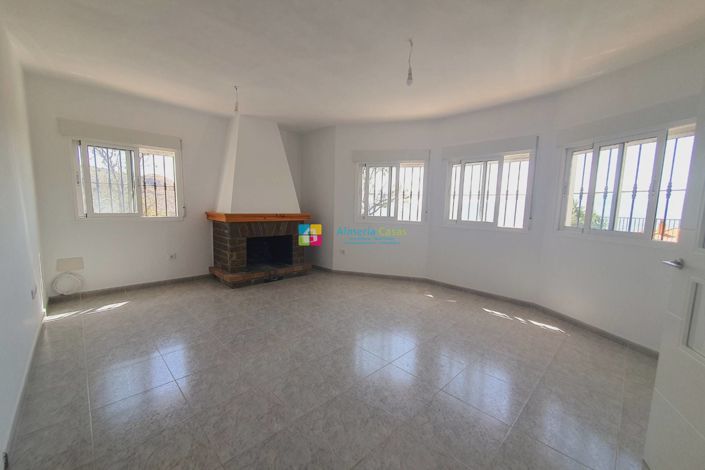 Image No.17-3 Bed Villa for sale