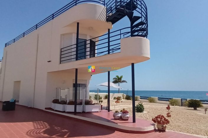 Image No.1-3 Bed Villa for sale