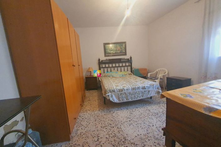 Image No.14-3 Bed Country House for sale