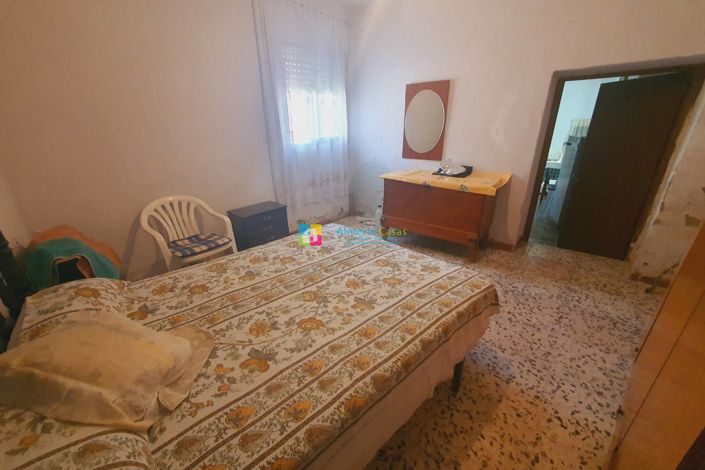 Image No.15-3 Bed Country House for sale