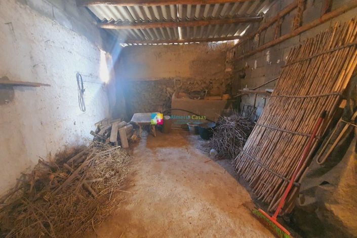 Image No.23-3 Bed Country House for sale