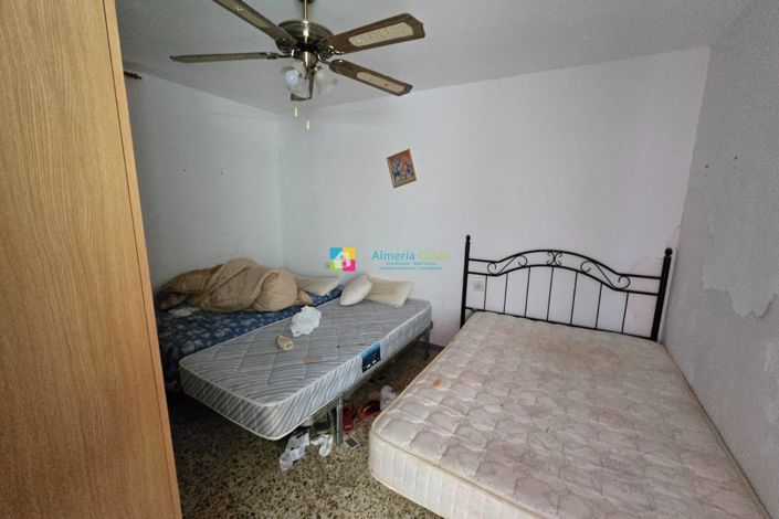 Image No.10-4 Bed Townhouse for sale