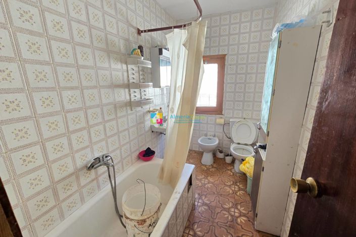 Image No.13-4 Bed Townhouse for sale