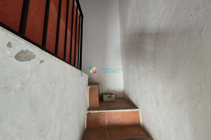 Image No.16-4 Bed Townhouse for sale