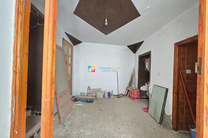 Image No.4-2 Bed Townhouse for sale