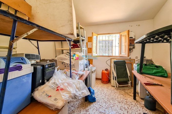 Image No.14-4 Bed Country House for sale