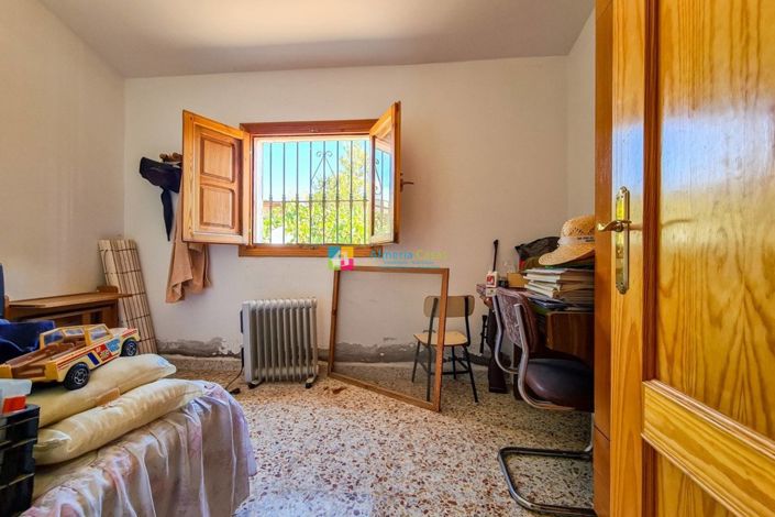 Image No.15-4 Bed Country House for sale