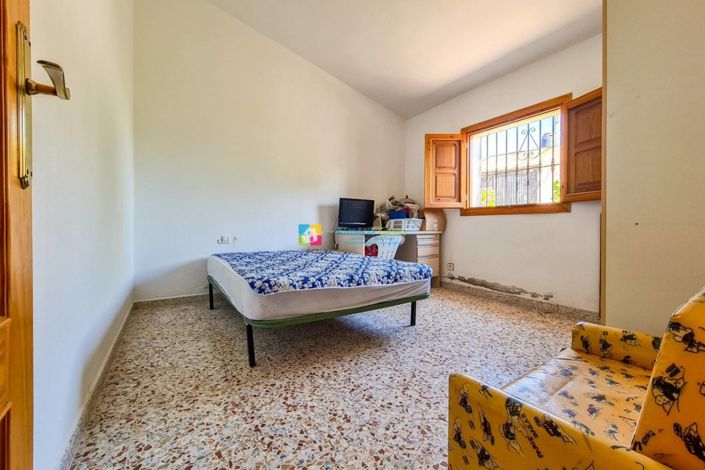 Image No.18-4 Bed Country House for sale