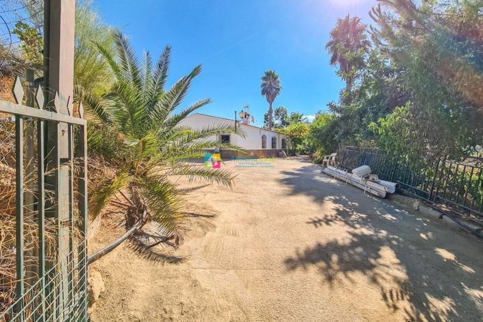 Image No.25-4 Bed Country House for sale