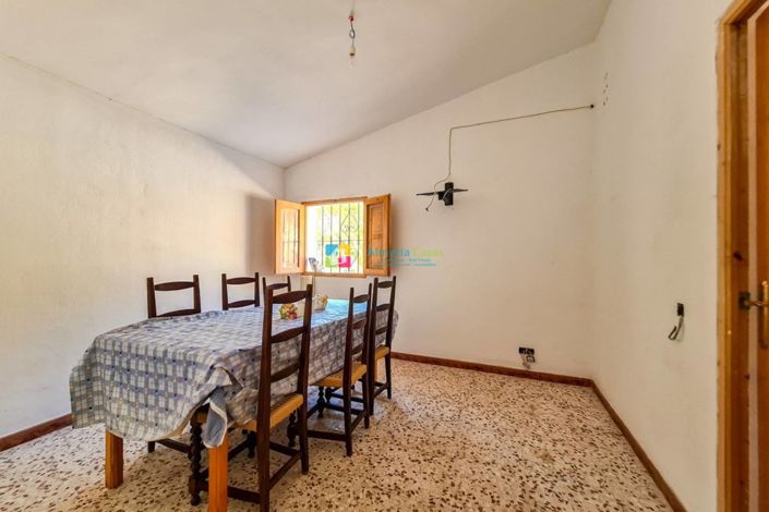 Image No.8-4 Bed Country House for sale