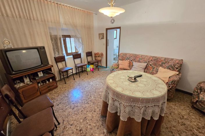 Image No.14-4 Bed Townhouse for sale