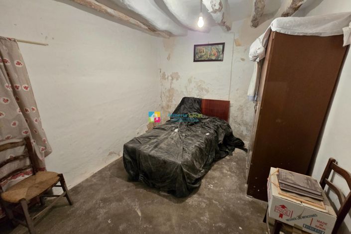 Image No.19-4 Bed Townhouse for sale