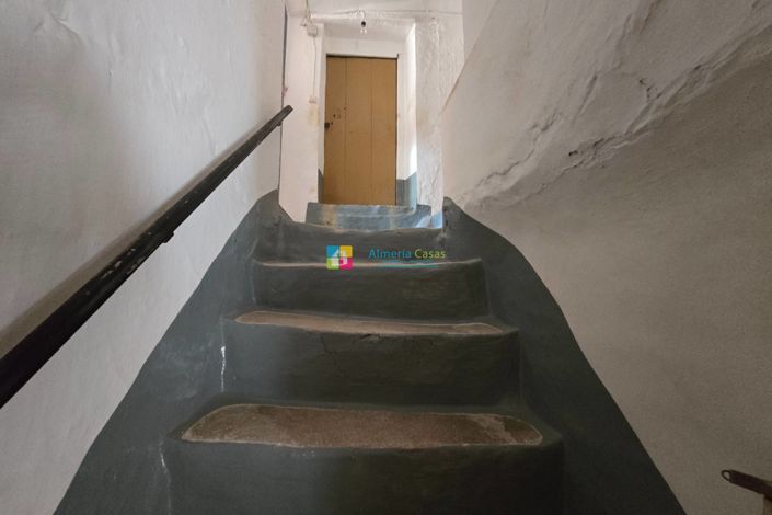 Image No.22-4 Bed Townhouse for sale