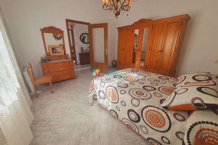 Image No.6-4 Bed Townhouse for sale