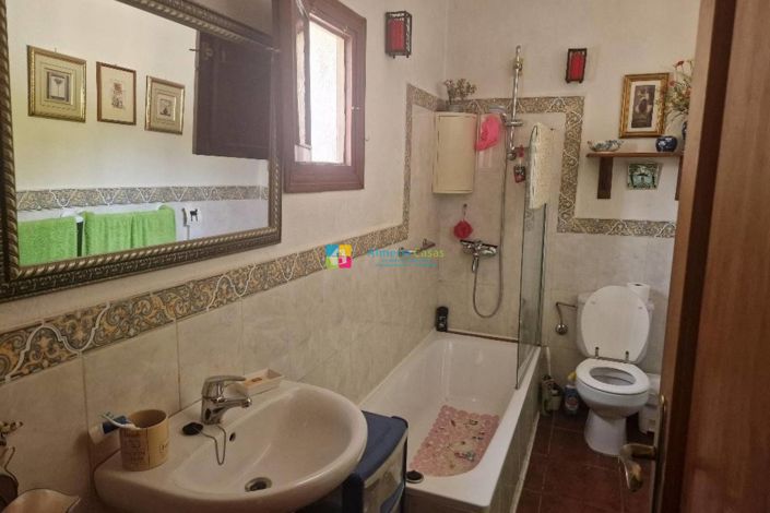 Image No.19-2 Bed Country House for sale