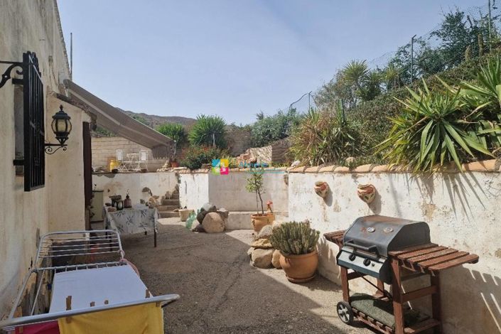 Image No.6-2 Bed Country House for sale