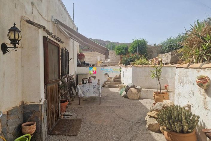 Image No.7-2 Bed Country House for sale