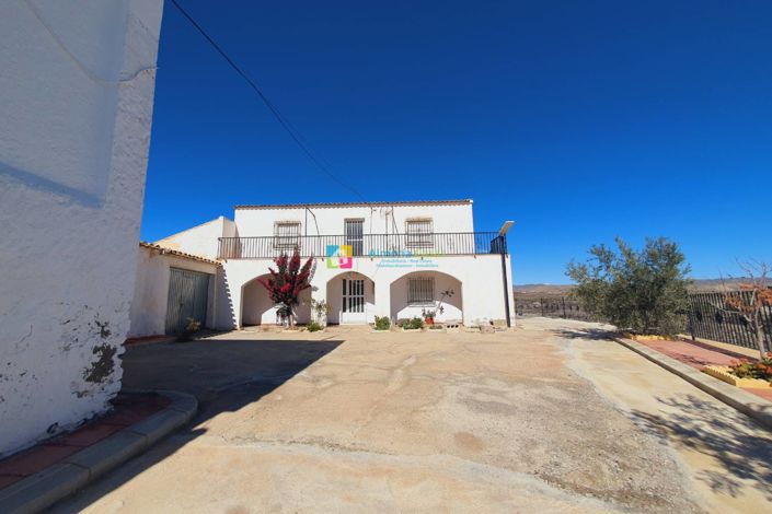 Image No.41-3 Bed Country House for sale