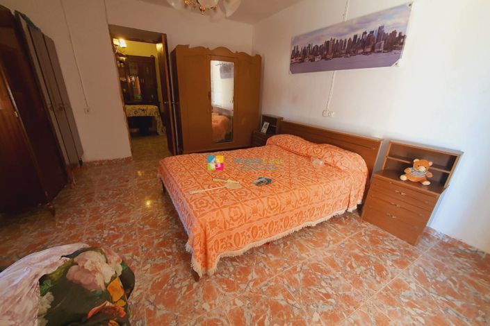 Image No.9-3 Bed Country House for sale