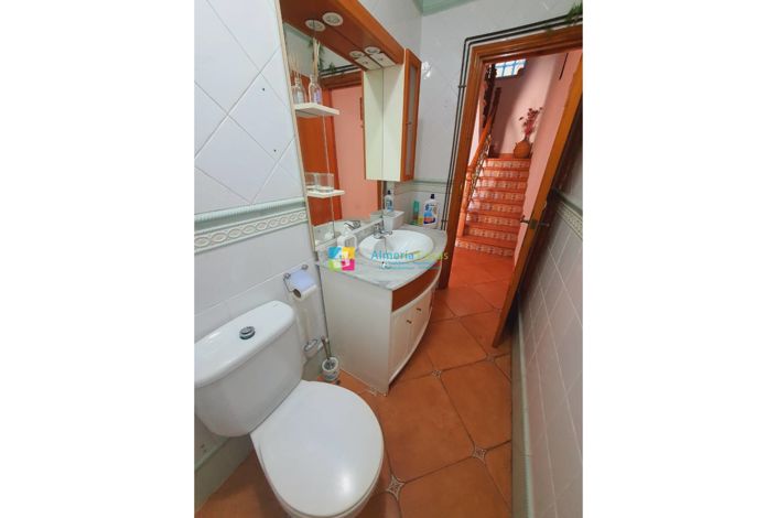 Image No.18-4 Bed Townhouse for sale