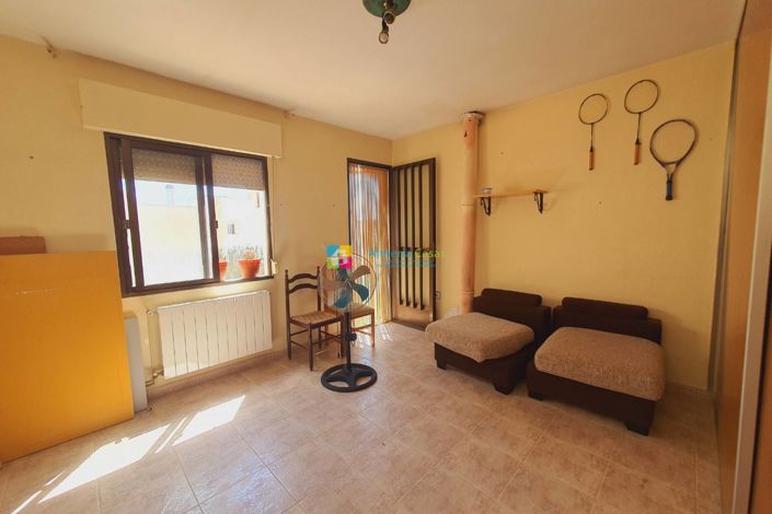 Image No.32-4 Bed Townhouse for sale