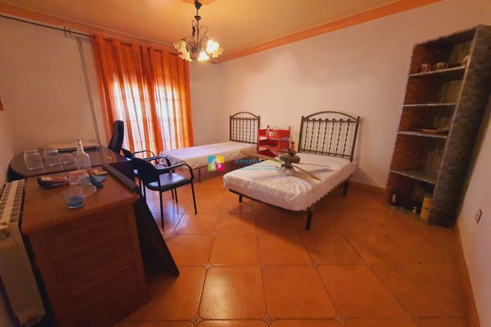 Image No.4-4 Bed Townhouse for sale